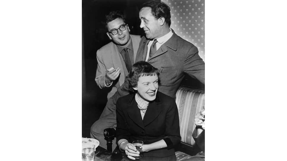 Мартин Вальзер, Генрих Бёлль и Ингеборг Бахманн  на встрече «Группы 47», май 1955