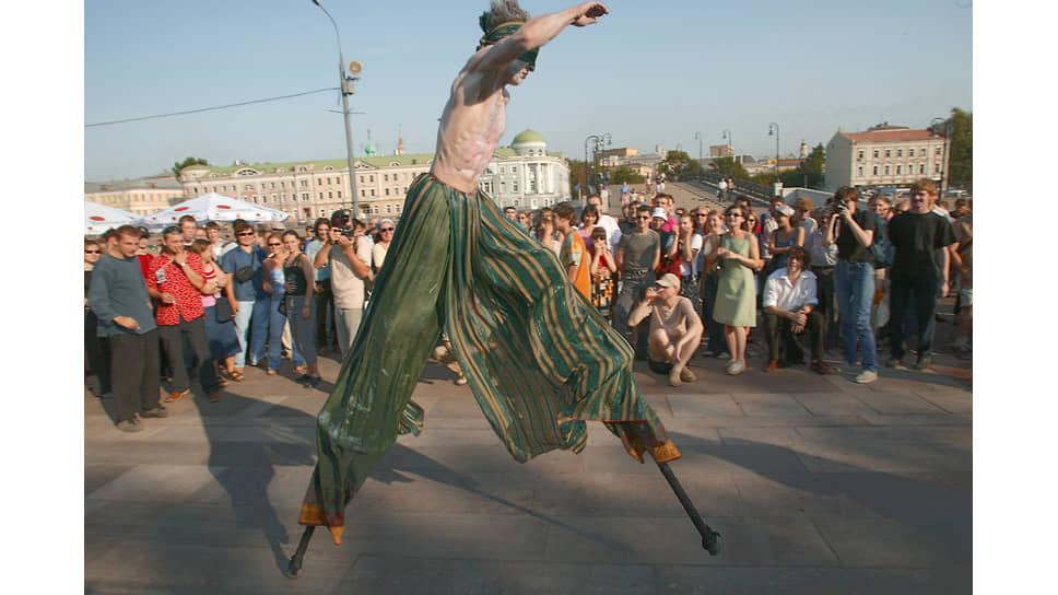 Фестиваль уличных музыкантов на Болотной площади, 2002