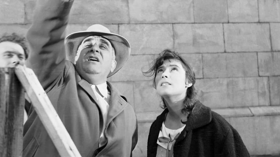 Михаил Калатозов и Татьяна Самойлова на съемках фильма «Летят журавли», 1957