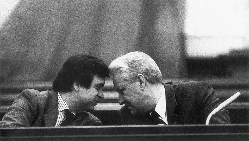 На заседании Верховного совета с Русланом Хасбулатовым. 1993 год
