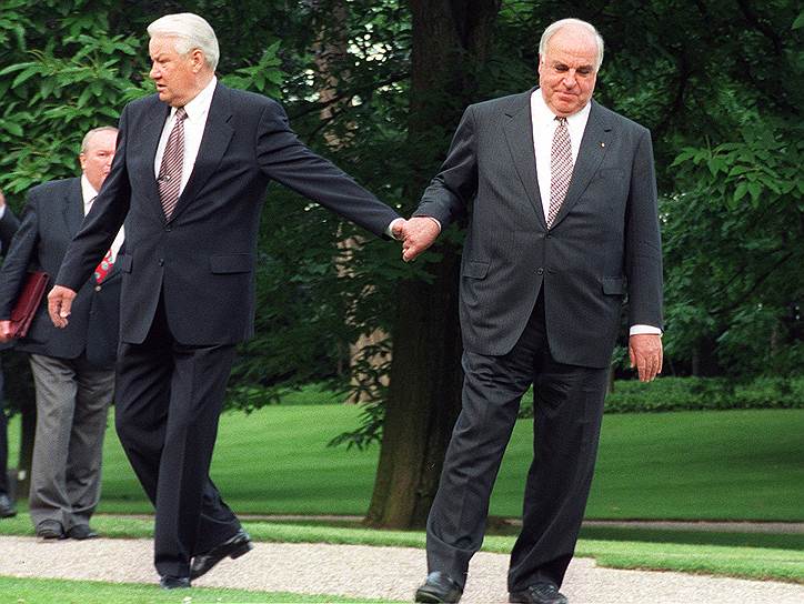 В Бонне с канцлером ФРГ Гельмутом Колем. 1998 год