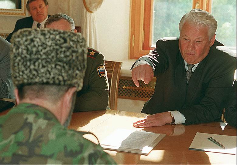 На переговорах с Зелимханом Яндарбиевым в Кремле. 1996 год