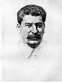 Ты, мудрый учитель, средь гениев гений!Ты солнце рабочих! Ты солнце крестьян!Твоя Конституция — стяг поколений,Надежда и свет угнетенных всех стран.