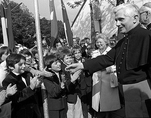Папе Бенедикту XVI припомнили грехи архиепископа Йозефа Ратцингера (на фото)