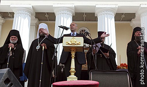 Бывший чекист Валерий Пасат работает с молдавским электоратом в православной манере