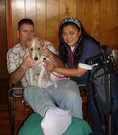 Проницательность американского пса Кико, ампутировавшего своему хозяину палец на ноге, прославила обоих на всю планету