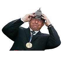 В сентябре 2006 года, в день 70-летия Юрия Лужкова, Владимир Ресин писал в специальном обращении: «Ваши заботы о москвичах, о городе, о строителях, наконец, — вот смысл Вашей жизни. И все москвичи благодарны Вам за это, за неустанный Ваш труд! Со своей стороны обещаю, что в любую трудную минуту Вы можете рассчитывать на нас, на московских строителей…»