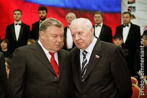 За полтора года работы орловскому губернатору Александру Козлову (слева) не удалось справиться с наследием Егора Строева (справа)