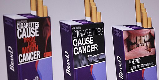 В США, где развязалась антитабачная война, власти навязывают производителям сигарет все более устрашающий дизайн пачек