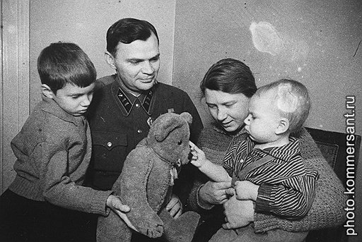 Лучшему советскому конструктору артиллерийских систем Василию Грабину партия и правительство, в отличие от бывшей жены, простили поправший нормы коммунистической морали уход из семьи