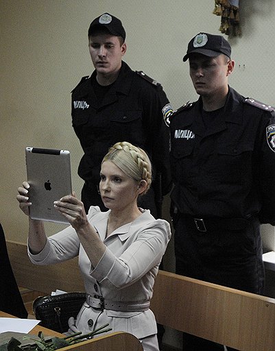 Юлия Тимошенко привлекла внимание правоохранительных органов не только в ходе расследования, но и непосредственно на судебном заседании 