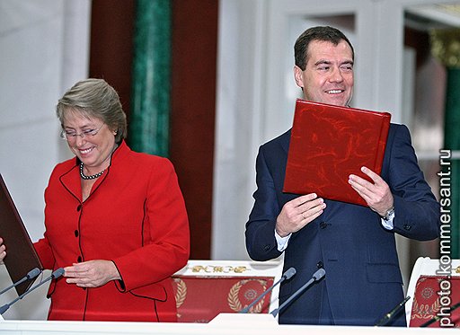 Президент Чили Мишель Бачелет и президент России Дмитрий Медведев. &lt;br>
&lt;B>Москва, 2009 год&lt;/B>