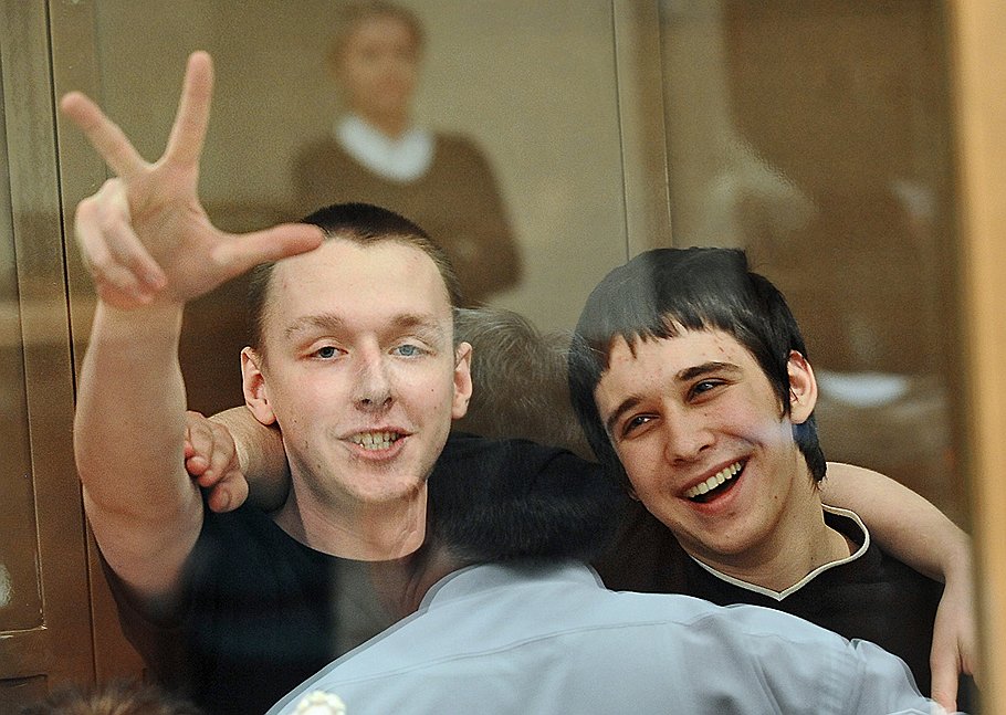Виктор Апполонов, продавец книжного магазина, и Сергей Голубев, московский школьник 