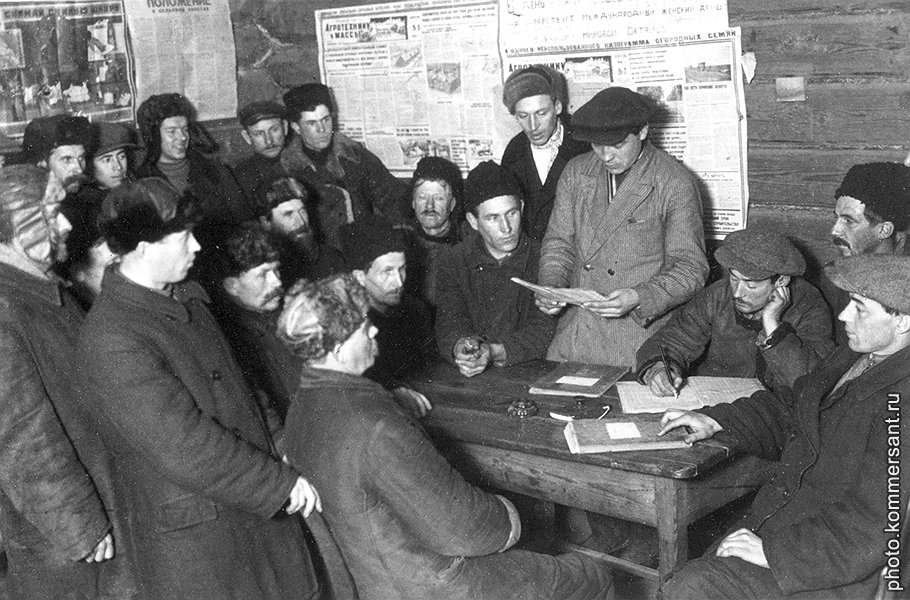 Даже после захвата мостов, вокзалов и телеграфа большевики годами не могли взять большинство в сельсоветах