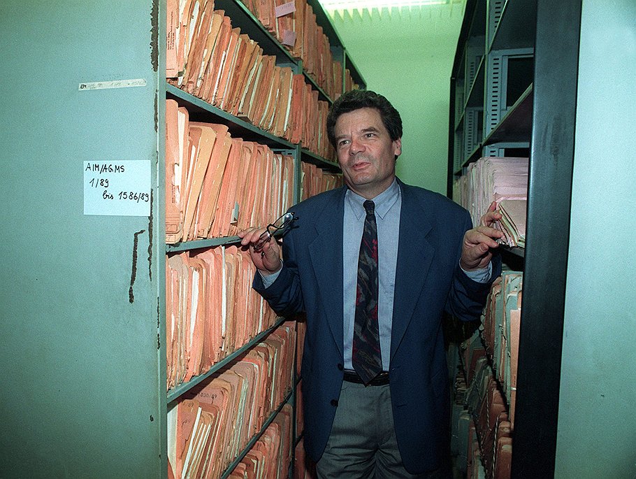 1992 год. Йоахим Гаук нашел неисчерпаемый источник политического вдохновения в архивах &quot;Штази&quot; 