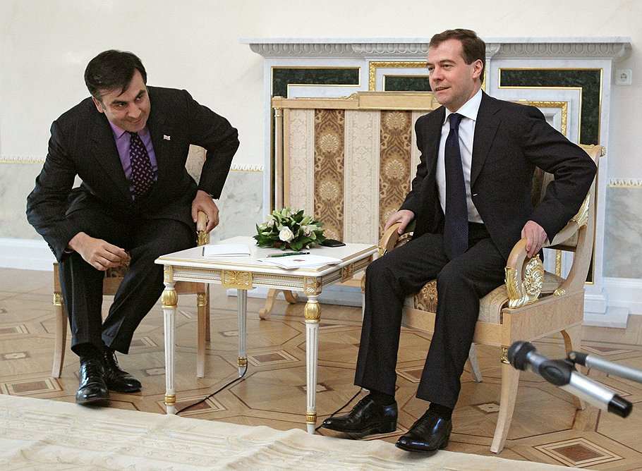 С Михаилом Саакашвили президент Медведев воевал 