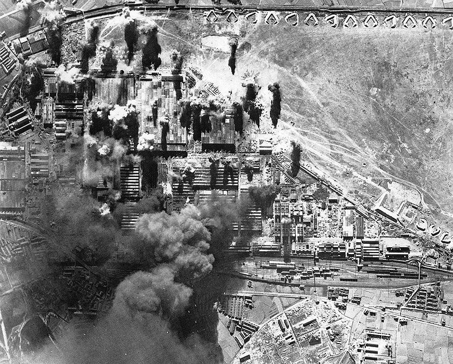 Первый же налет американских бомбардировщиков на Японию показал, что советские могут беспрепятственно поразить любые цели 