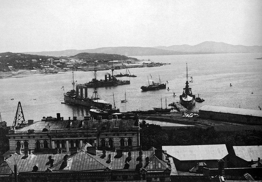 Японские корабли и войска, прибывшие во Владивосток для защиты интересов отдельных японских подданных, быстро перешли к захвату обширных территорий 
