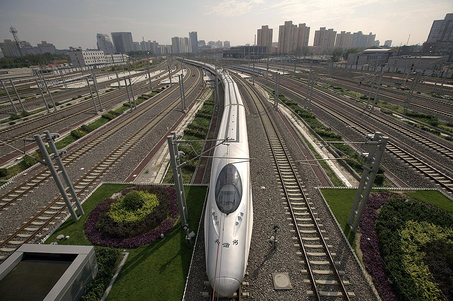 К 2020 году площадь новых дорог в городах и пригородах Китая может достичь 5 млрд кв. м, а общая длина новых железнодорожных путей — 28 тыс. км 