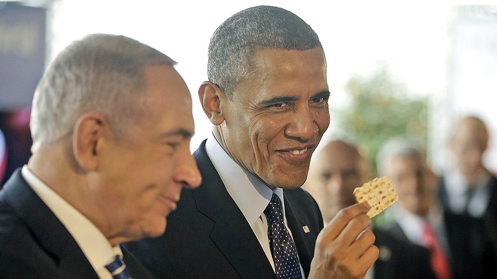 Преломление мацы с Бараком Обамой (справа) подвигло Биньямина Нетаньяху (слева) помириться с Турцией 