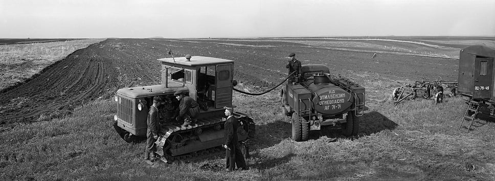 По данным МВД СССР, в каждом втором колхозе каждый трактор заправлялся ворованным горючим