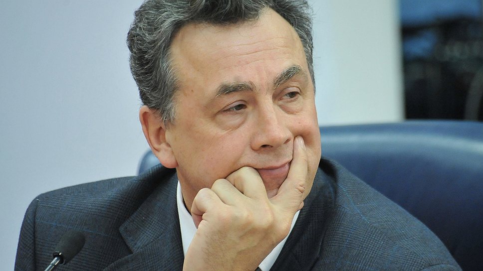 С 1983 по 1990 год Вениамин Каганов работал на выборных постах в Карельском обкоме ЛКСМ