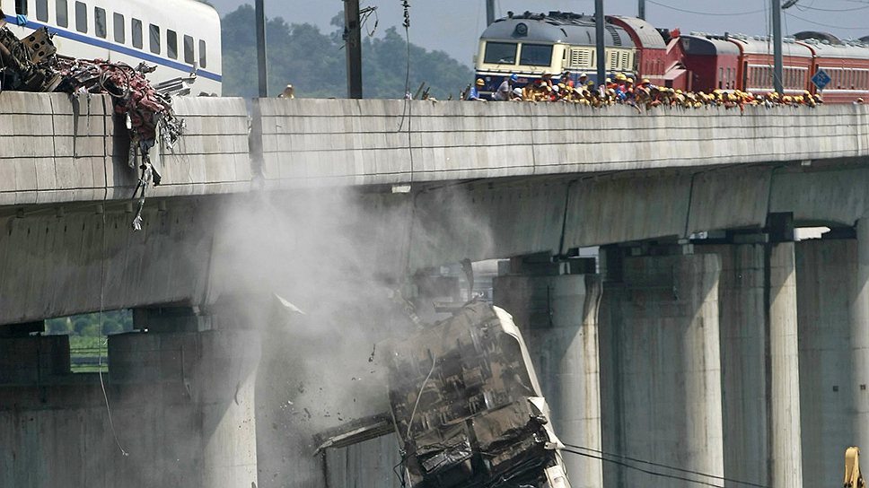 Железнодорожная катастрофа в Вэньчжоу 2011 года вскрыла неэффективность множества государственных мегастроек