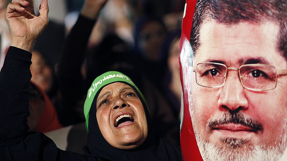 Почитатели Мохаммеда Мурси отнеслись к его смещению с некоторой долей аффектации