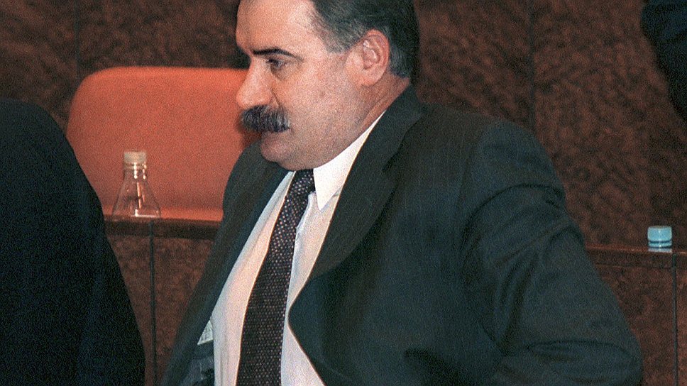 Президент Ингушетии Руслан Аушев. Москва, 2000 год 
