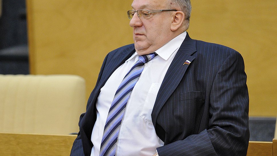 Депутат Евгений Богомольный. Москва, 2011 год