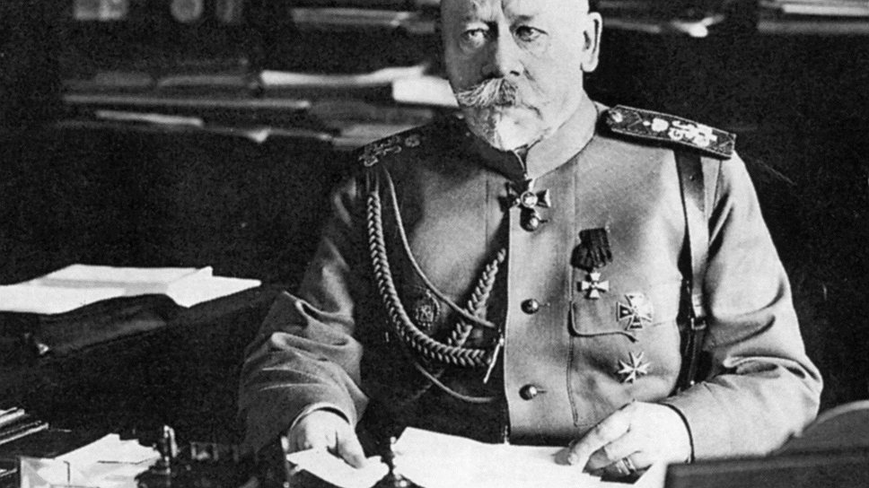 Пытаясь спасти честь мундира, генерал Сухомлинов способствовал утрате немаловажной части русской военной промышленности
