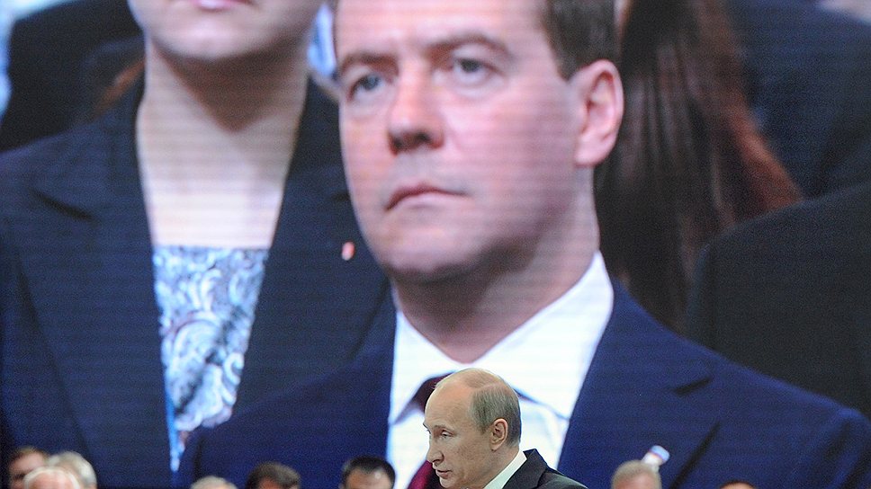 После того как Владимир Путин сосредоточился на ОНФ, Дмитрий Медведев стал лидером &quot;Единой России&quot;
