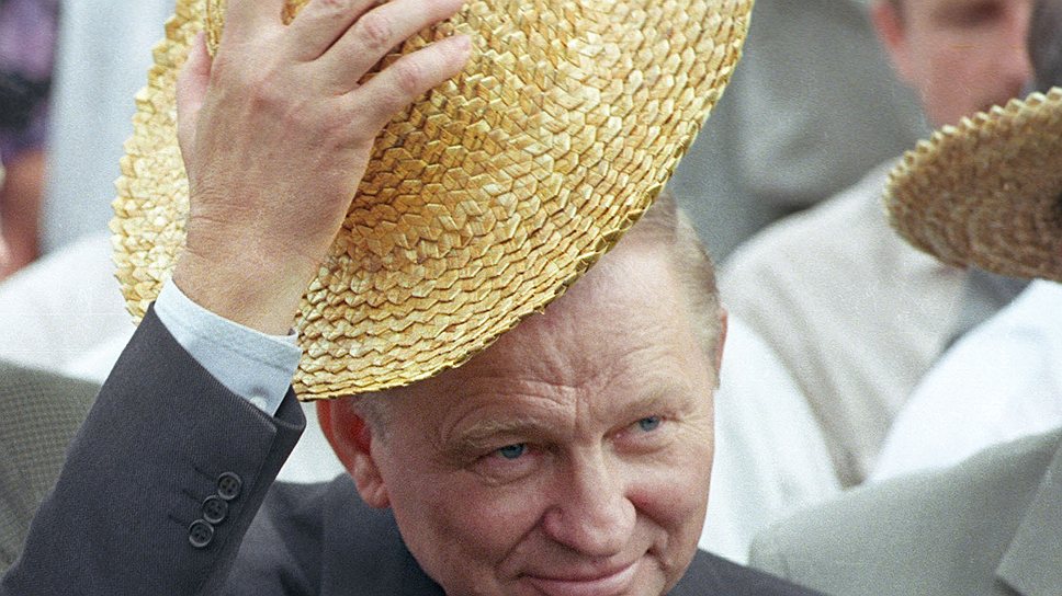 Президент Украины Леонид Кучма. Великие Сорочинцы, 1998 год 
