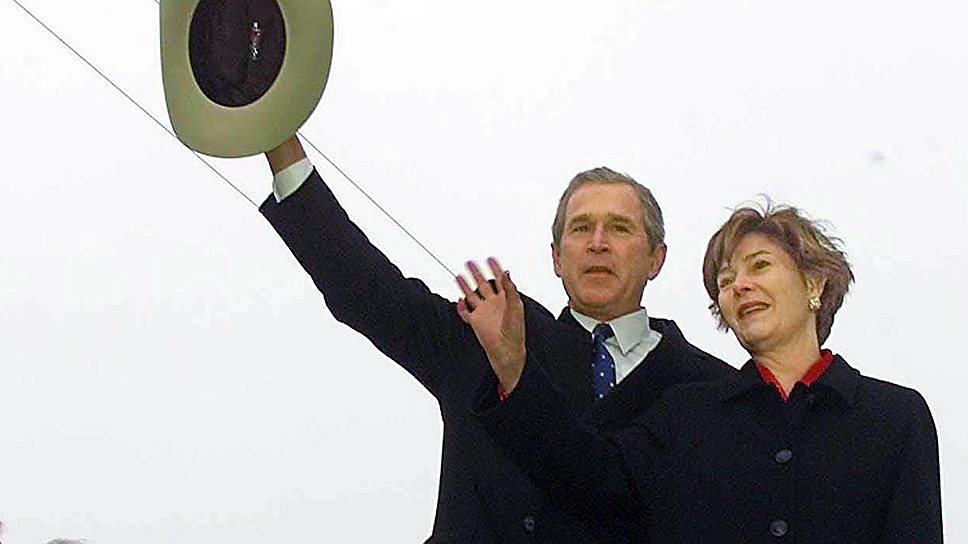 Джордж и Лора Буш. Мидленд, 2001 год 
