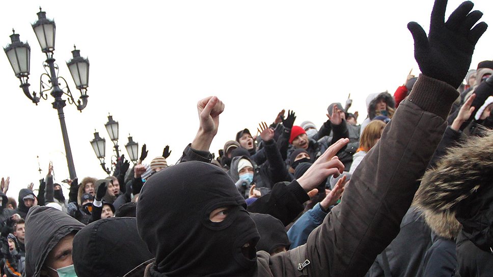 Сближение националистов с Кремлем (на фото — акция памяти Егора Свиридова на Манежной площади) проходит совсем не так, как хотелось бы властям