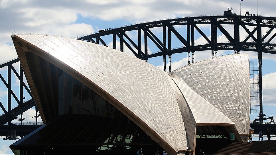 Ради финансирования Сиднейский оперный театр избавляется от черепицы
