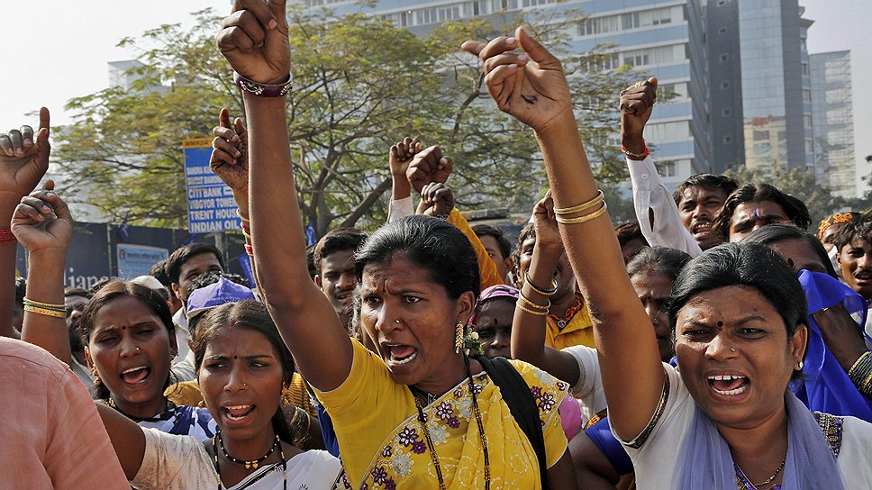 Индийские власти ответили на инцидент с вице-консулом массовыми изъявлениями народного гнева