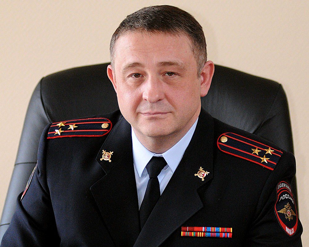 Игорь Зиновьев стал полковником в 2002 году 

