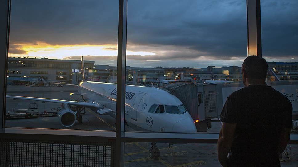 Шум летящих самолетов больше не беспокоит по ночам жителей прилегающих к аэропорту Франкфурта районов -- ночные полеты здесь запрещены 
