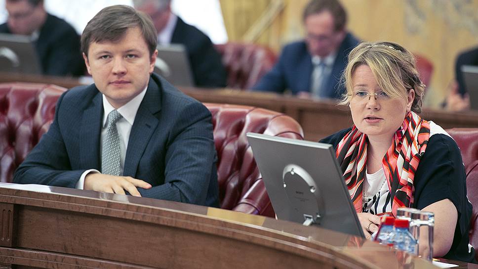 Владимиру Ефимову (слева) придется иметь дело не только с московским городским имуществом, но и с московским жилищным фондом