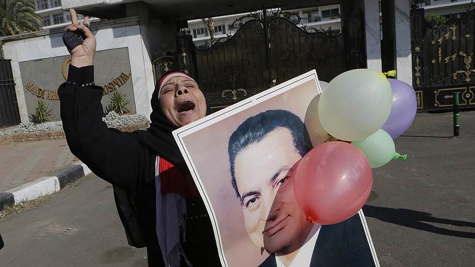 Сторонники Хосни Мубарака дождались отмены приговора по последнему из дел в отношении экс-президента Египта 
