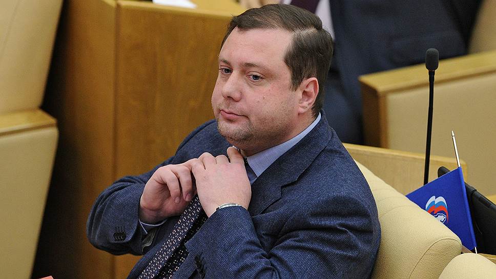 Губернатор Смоленской области Алексей Островский увеличил свой годовой заработок сразу на 53,1 млн руб. 
