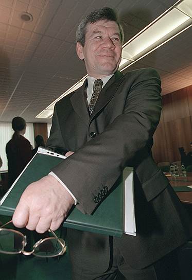 С 2001 по 2002 год Николай Коряжкин был заместителем генерального директора по экономике ФГУП &quot;Росспиртпром&quot;