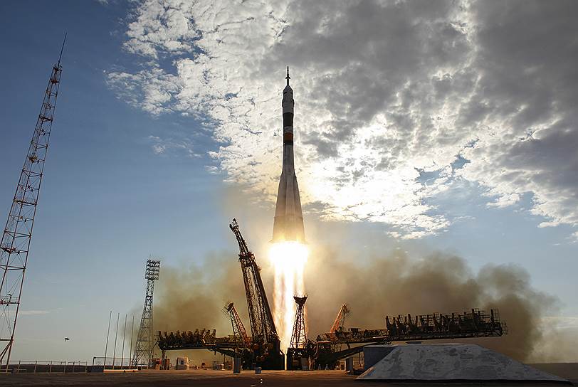 В минувшем десятилетии наряду с удачными пусками ракет (на фото) в новостях все чаще сообщали о российских космических неудачах 
