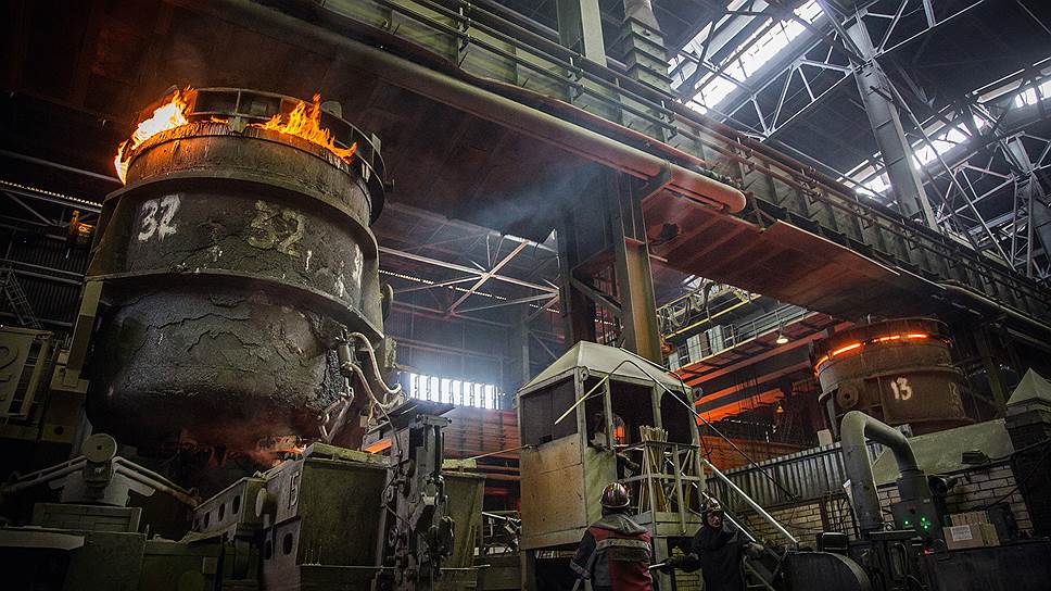 Владелец группы &quot;Метинвест&quot; Ринат Ахметов решил, что сокращений на металлургическом комбинате имени Ильича не будет, но работает завод лишь на 70% своей мощности 
