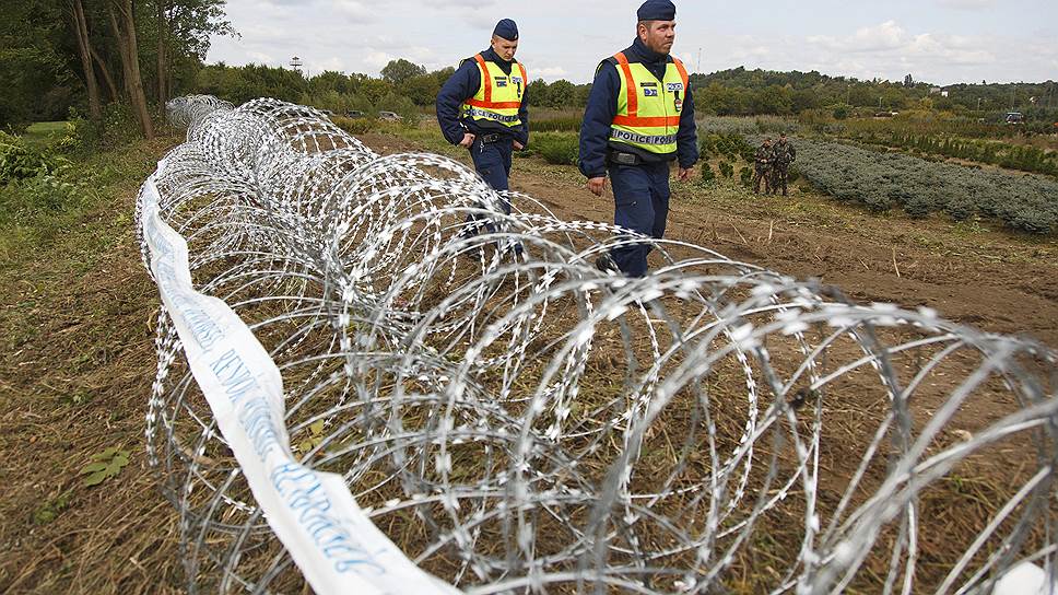Защите венгерских границ от мигрантов может помешать дефицит колючей проволоки 
