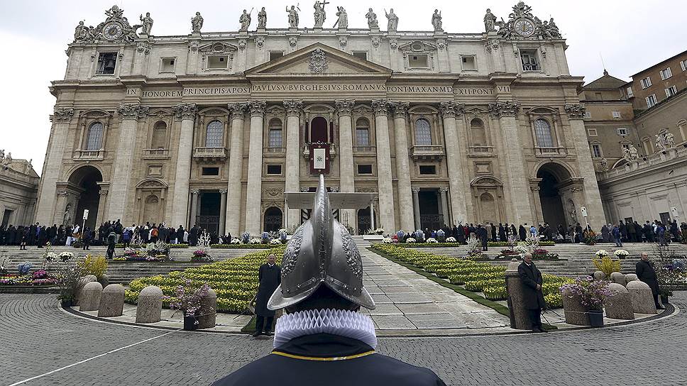 Похоже, судебные процессы над похитителями конфиденциальных документов Ватикана становятся частью обязательной программы для каждого папы римского
