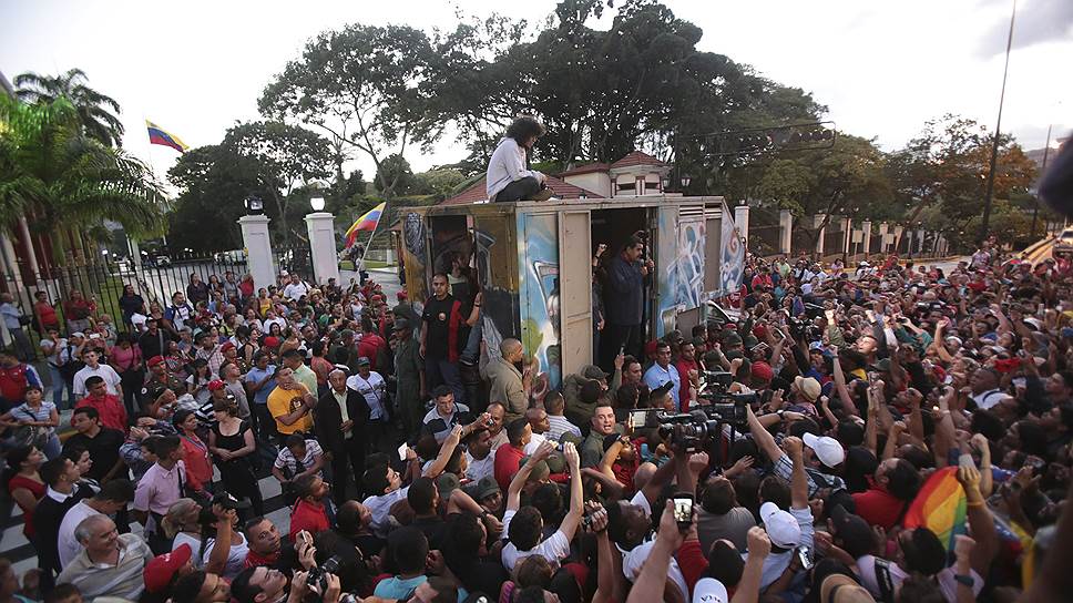 Боливар не выдержал туалетной бумаги