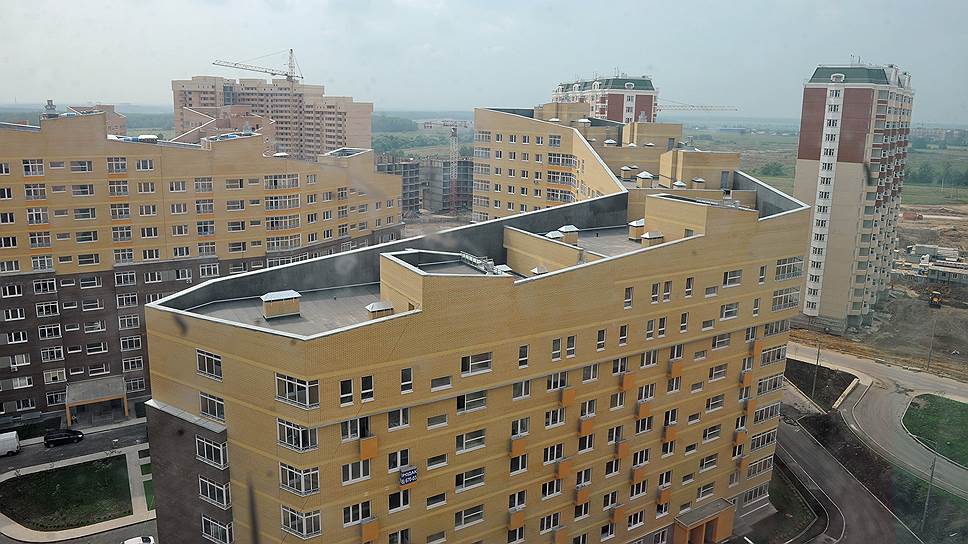 75% строящихся в Новой Москве объектов — это многоэтажные дома, для будущих жителей которых транспортная, социальная и коммерческая инфраструктура пока только подразумевается 
