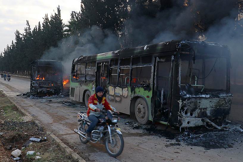 18 декабря в сирийской провинции Идлиб боевики вооруженных группировок сожгли автобусы, предназначенные для эвакуации мирных жителей и раненых ополченцев